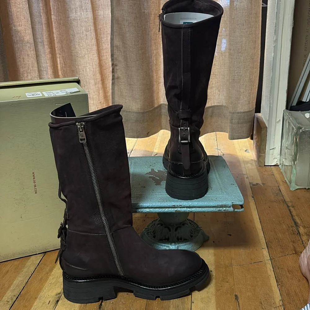 A.S.98 plum  Leather Tall Boots with back buckle detail. Soft and comfy. New. - Picture 3 of 5